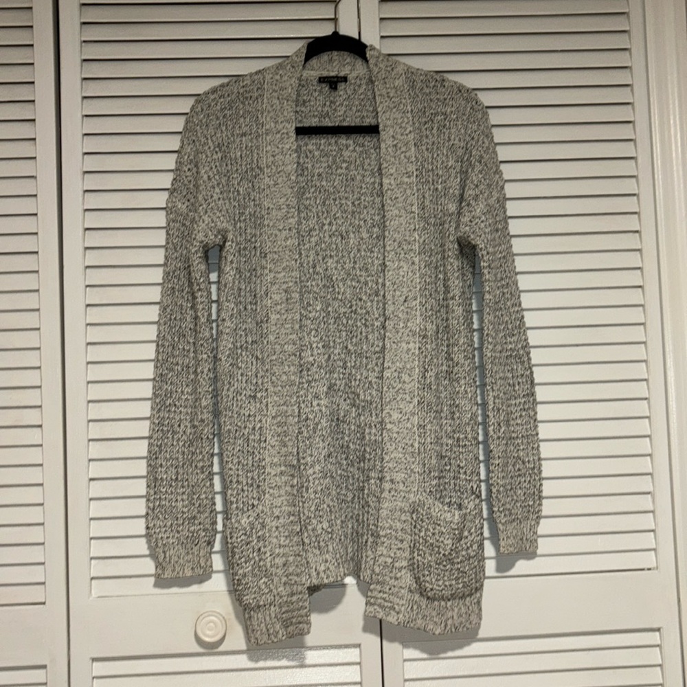 Express Sweater! Cardigan with Pockets ❤️